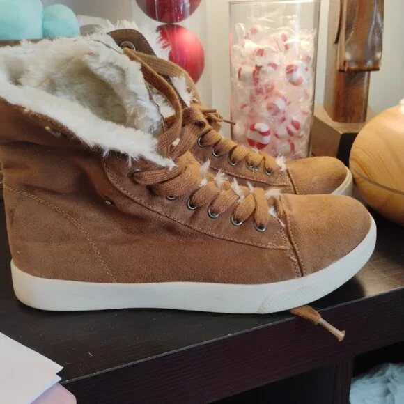 CRASH Faux Fur Lined Lace Up Winter Sneakers Brown Women’s Size 7.5 - Picture 2 of 6